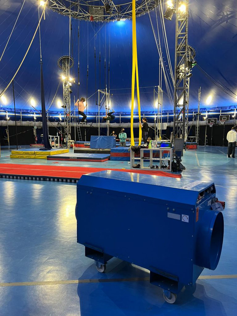 Climat Location met à disposition un chauffage électrique pour un cirque